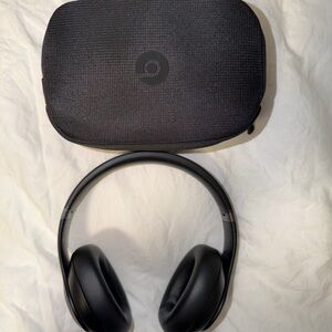 BRAND NEW Beats Studio Pro Black Wireless Headphones with Case